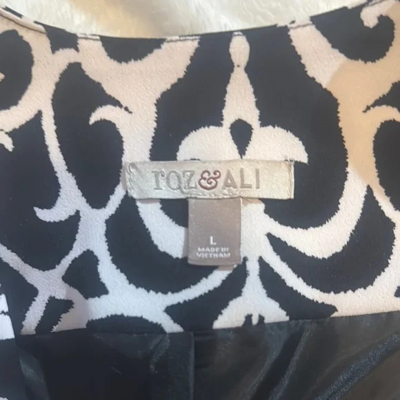 Chic Black and White Patterned Women's Open Front Blazer - Picture 2 of 7